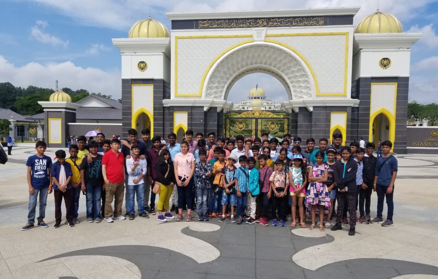 Student group tours and travels