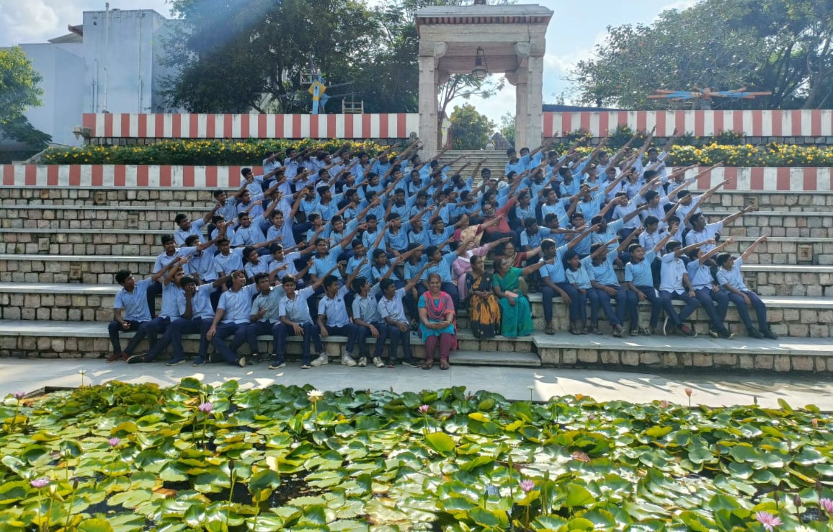 student group tours for palace